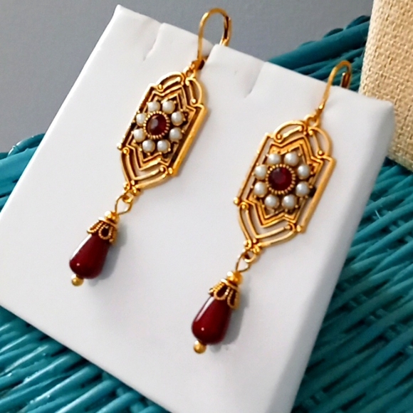 New Vintage Dark Red Themed Dangles - Picture 4 of 6